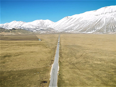 Tratto stradale piana di Castelluccio (PG)